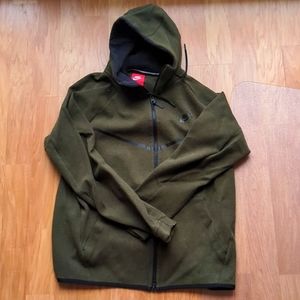 Nike Tech Fleece Sweater - Olive Green